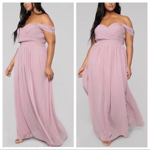 NEW•1X-2X•ELEGANT LILLIANA LILAC OFF ETHEREAL GOWN